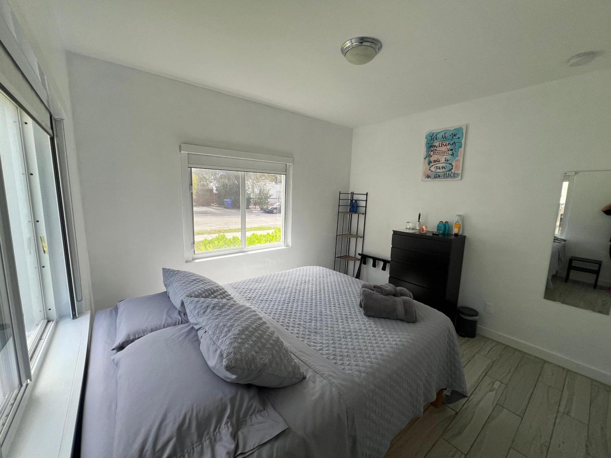 Cozy Room In A Quiet Home Маями Екстериор снимка